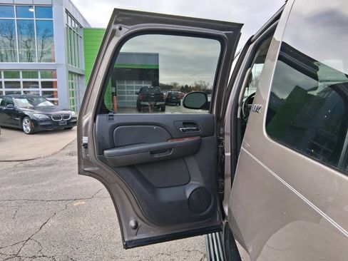 Used 2012 Chevrolet Tahoe LTZ image 12