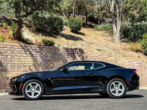 Used 2016 Chevrolet Camaro LT RWD image 16