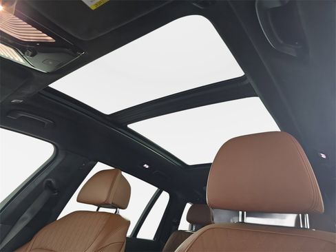 Certified 2024 BMW X7 M60i w/ Executive Package image 31