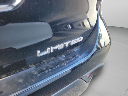 Used 2020 Toyota Highlander Limited FWD image 20