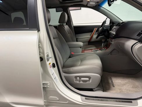 Used 2010 Toyota Highlander Limited image 33
