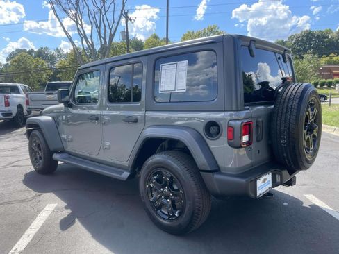 Used 2018 Jeep Wrangler Unlimited Sport S AWD/4WD image 27
