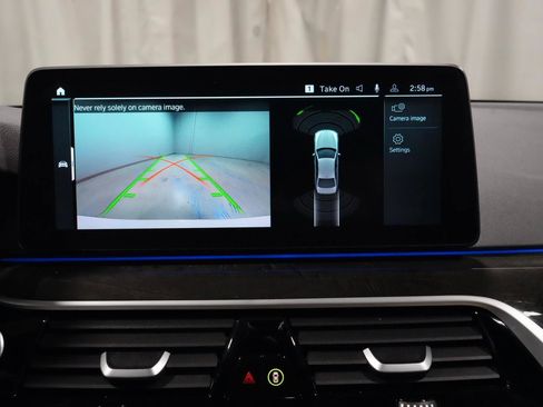 Used 2023 BMW 530i xDrive 530i xDrive w/ Premium Package image 19