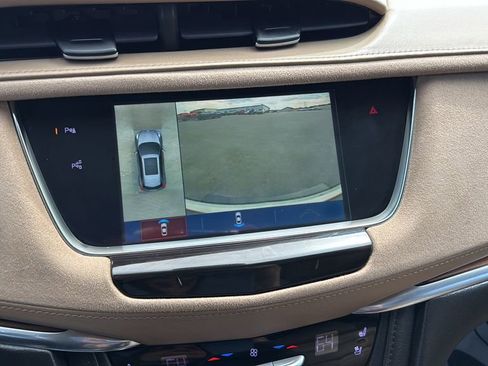 Used 2018 Cadillac XT5 Platinum w/ Driver Assist Package AWD/4WD image 31
