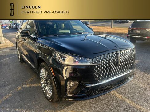 Certified 2025 Lincoln Aviator Black Label image 8