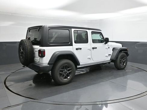 Used 2024 Jeep Wrangler Sport S image 11