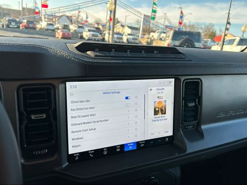 New 2025 Ford Bronco Badlands w/ Sasquatch Package image 35