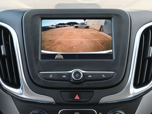Used 2020 Chevrolet Equinox LS FWD image 12