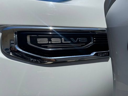 Used 2025 GMC Sierra 1500 SLT AWD/4WD image 6