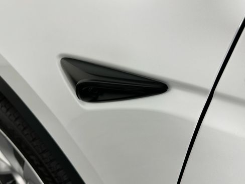 Used 2023 Tesla Model Y Long Range AWD/4WD image 16