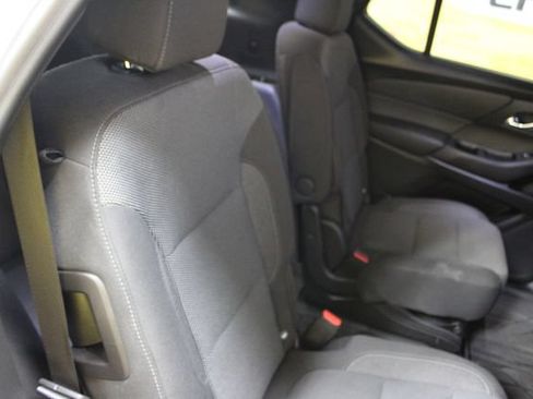 Used 2022 Chevrolet Traverse LT AWD/4WD image 9