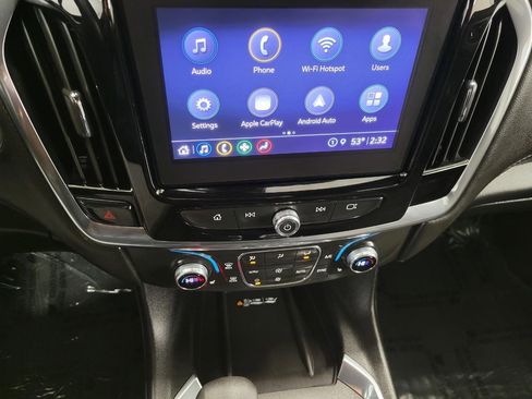 Used 2023 Chevrolet Traverse LT image 7