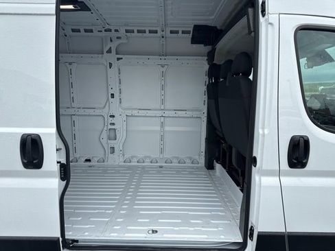 New 2026 RAM ProMaster 2500 w/ Premium Convenience Group FWD image 12
