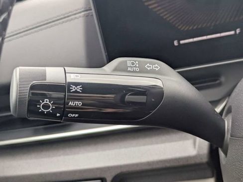 New 2026 Kia Carnival EX FWD image 24