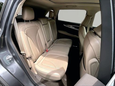 Used 2022 Lincoln Nautilus Reserve FWD image 19