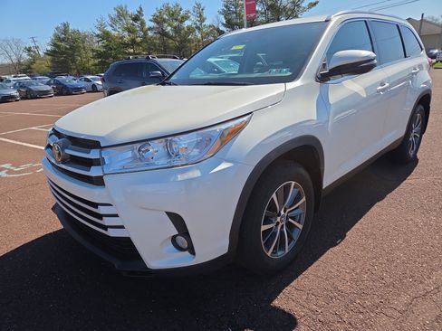 Certified 2019 Toyota Highlander XLE image 7
