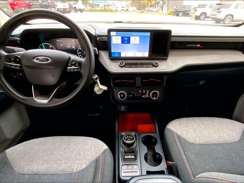 Used 2024 Ford Maverick XLT image 15