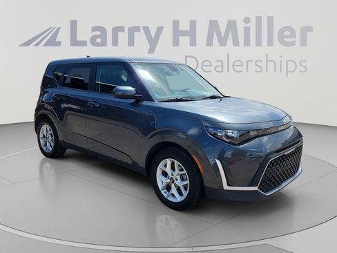 Used 2023 Kia Soul LX w/ Option Group 015 FWD image 7