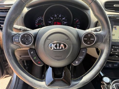 Used 2016 Kia Soul + w/ Primo Package FWD image 24