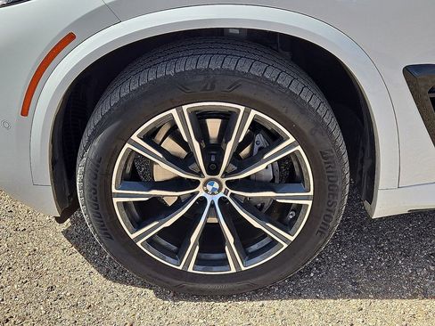 Used 2026 BMW X5 sDrive40i image 11