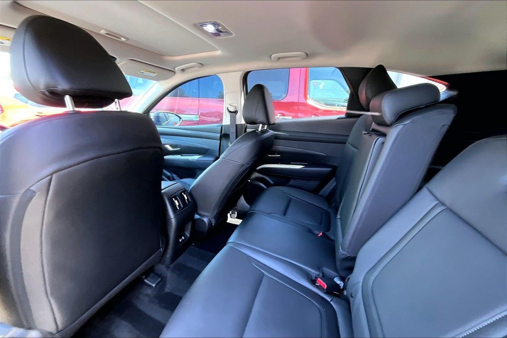 Used 2025 Hyundai Tucson SEL FWD image 18