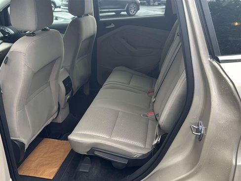 Used 2017 Ford Escape SE FWD image 9