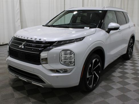 Used 2024 Mitsubishi Outlander SEL image 42