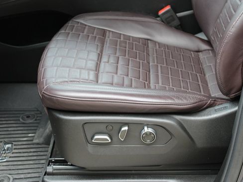 Used 2024 Cadillac Escalade ESV Sport Platinum w/ Heavy-Duty Trailer Package image 16