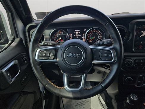 Used 2020 Jeep Wrangler Unlimited Sahara image 19