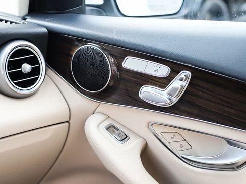 Used 2017 Mercedes-Benz GLC 300 4MATIC image 34