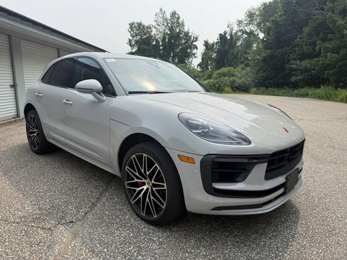 Used 2023 Porsche Macan S AWD/4WD image 7