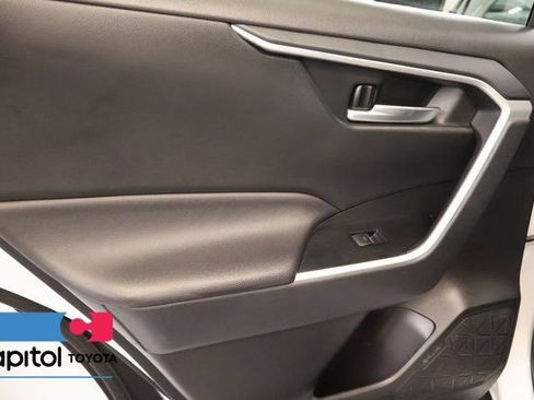 Certified 2025 Toyota RAV4 XLE FWD image 30