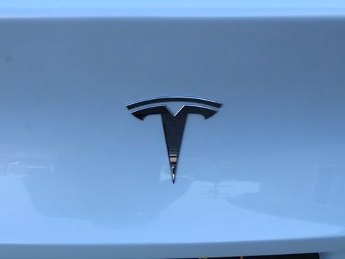 Used 2023 Tesla Model Y Long Range AWD/4WD image 8