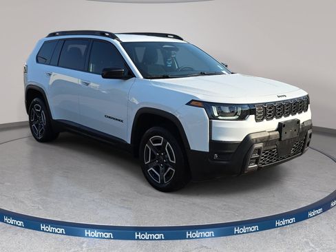 Used 2026 Jeep Cherokee Laredo AWD/4WD image 4
