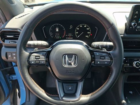 Used 2025 Honda Pilot TrailSport image 19