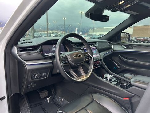 Used 2022 Jeep Grand Cherokee Overland image 10