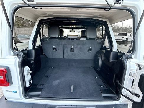 Used 2021 Jeep Wrangler Unlimited Sahara image 30