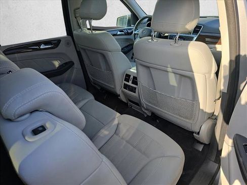 Used 2015 Mercedes-Benz GL 450 4MATIC image 11