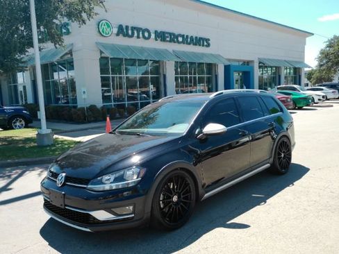 Used 2018 Volkswagen Golf Alltrack SE AWD/4WD image 1