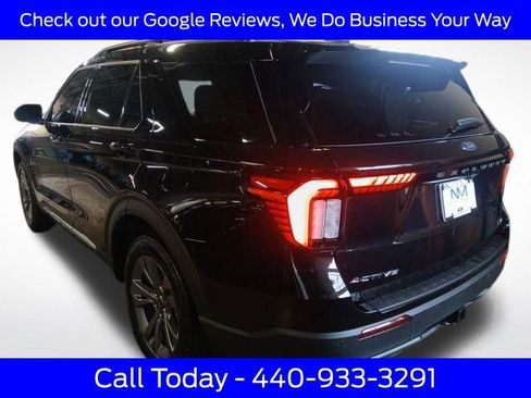 Used 2025 Ford Explorer Active w/ Active Comfort Package image 17