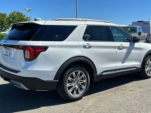 New 2026 Ford Explorer Platinum RWD image 3