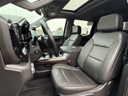 Used 2022 GMC Sierra 1500 SLT w/ SLT Premium Plus Package AWD/4WD image 16