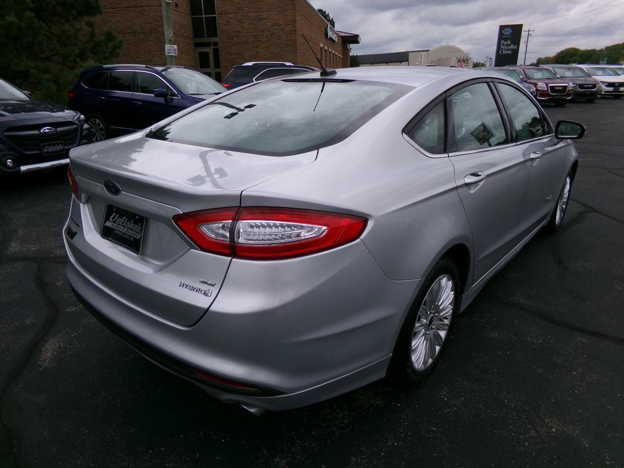 Used 2014 Ford Fusion SE FWD image 3