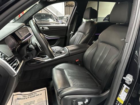 Used 2020 BMW X7 xDrive40i w/ M Sport Package AWD/4WD image 18