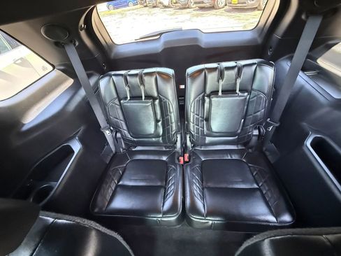 Used 2017 Ford Explorer Platinum AWD/4WD image 18
