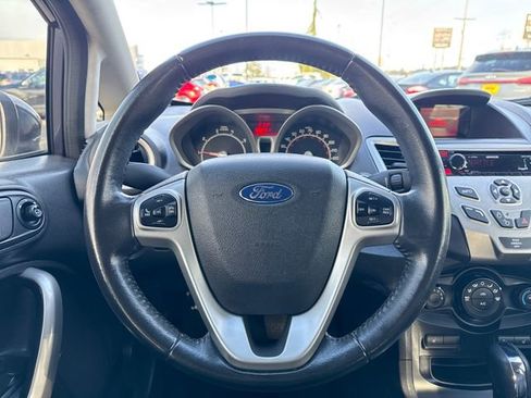 Used 2013 Ford Fiesta Titanium image 19