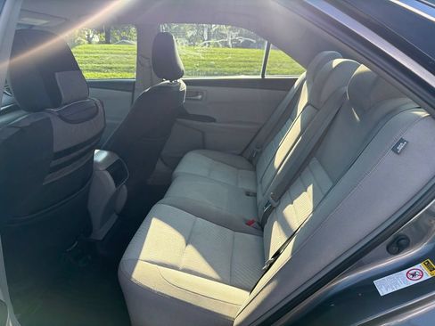 Used 2015 Toyota Camry LE FWD image 11