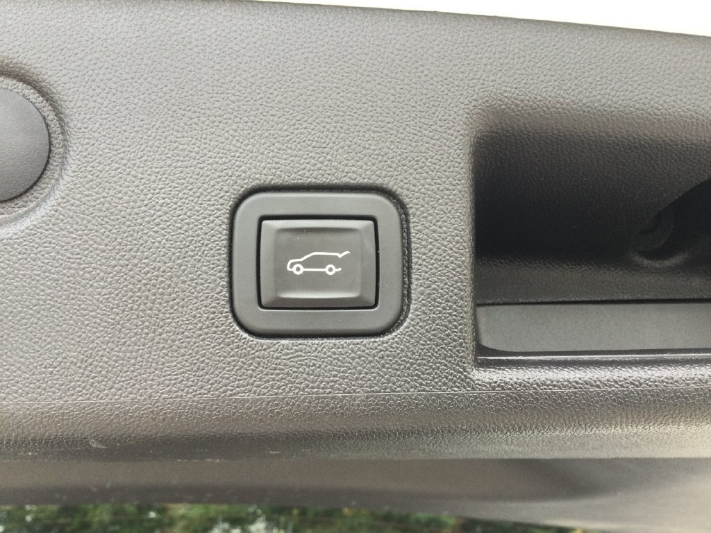Used 2024 Chevrolet Equinox LT w/ LPO, Floor Liner Package FWD image 31