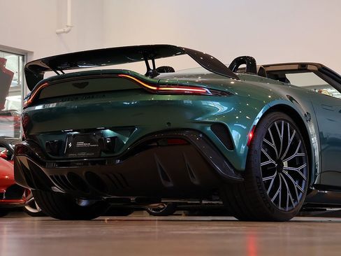 Used 2023 Aston Martin V12 Vantage Roadster RWD image 52