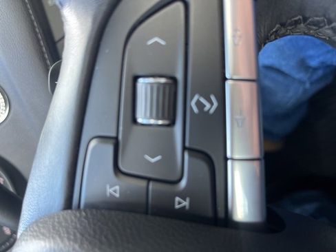 Used 2020 Cadillac XT4 Premium Luxury w/ Technology Package image 19